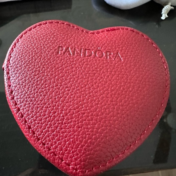 Pandora bracelet with one charm and red leather zip up case - Picture 6 of 6